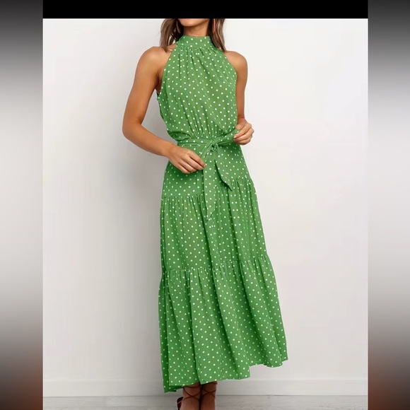 Polka Dot halter neck dress - Picture 2 of 6